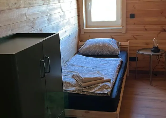 Aan Bosrand In Eifel Nabij Cochem-zell Aan De Moezel - Dichtbij De Calmont Klettersteig Bremm - Blue House *